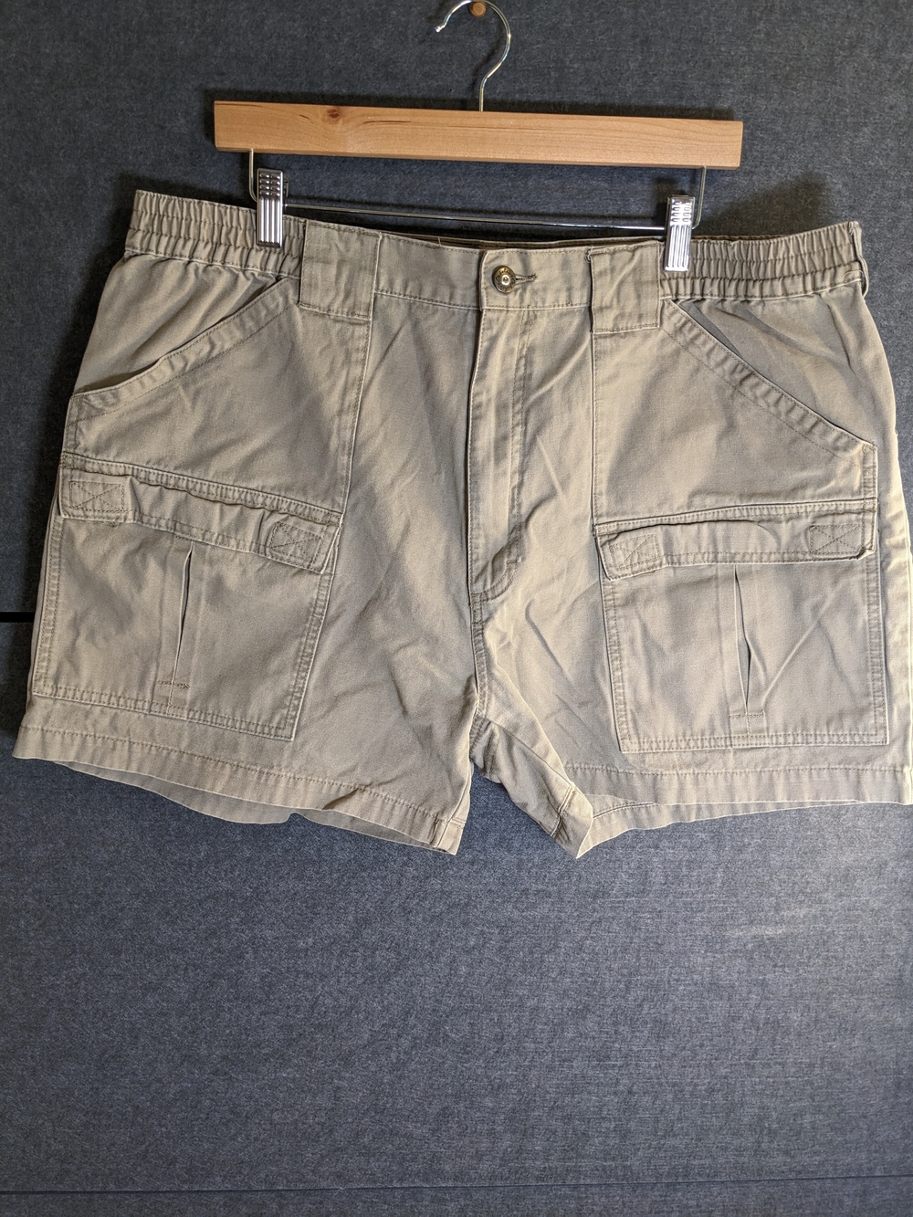 Men's Khaki Cargo Shorts